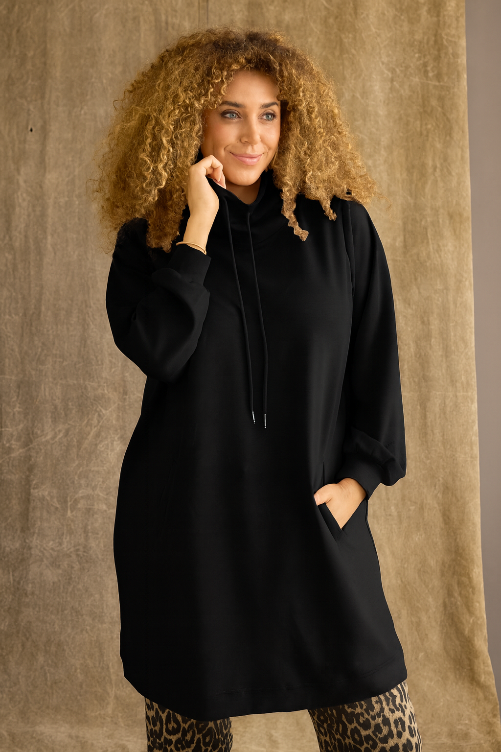 Zhenzi Mya 200913 Zwart