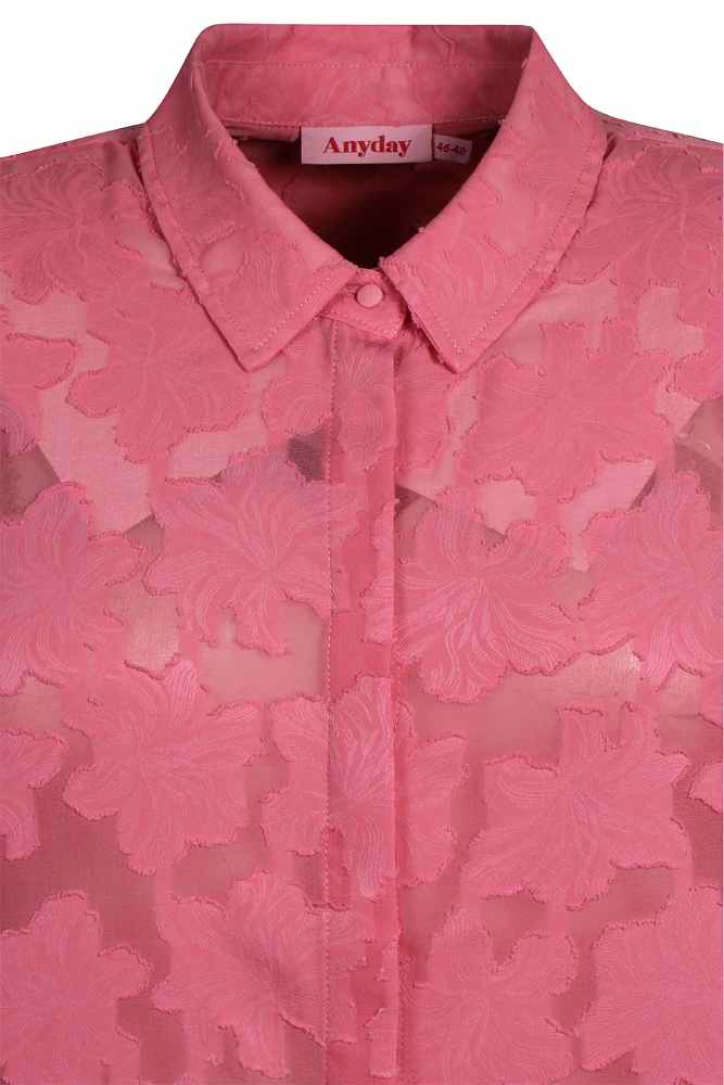 Anyday blouse Alyssa, roze met bloemenstructuur, detailfoto