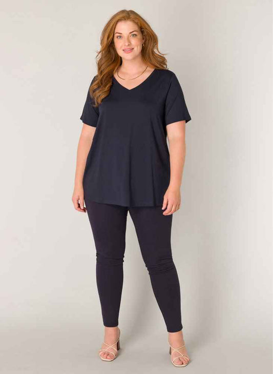 Base Level Curvy T-shirt met V-hals 7000018 Alba Blauw