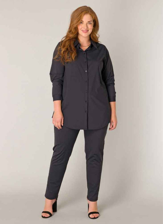 Base Level Curvy blouse van travelstof 7000115 Lara Zwart