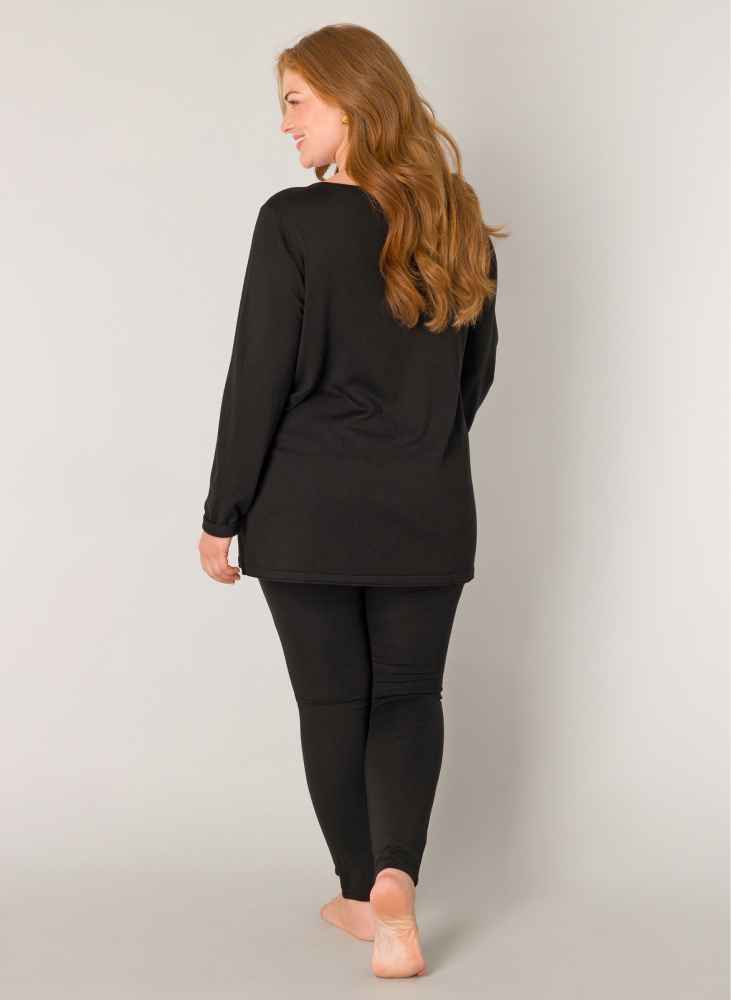 Base Level Curvy fijngebreide trui met V-hals 7000024 Anine Zwart