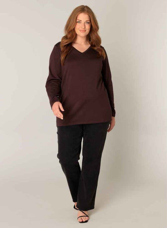 Base Level Curvy fijngebreide trui met V-hals 7000024 Anine  bruin