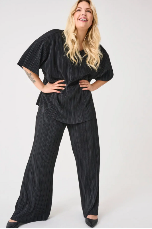 Only Carmakoma plisse broek 15342187 CARRAVENNA Zwart