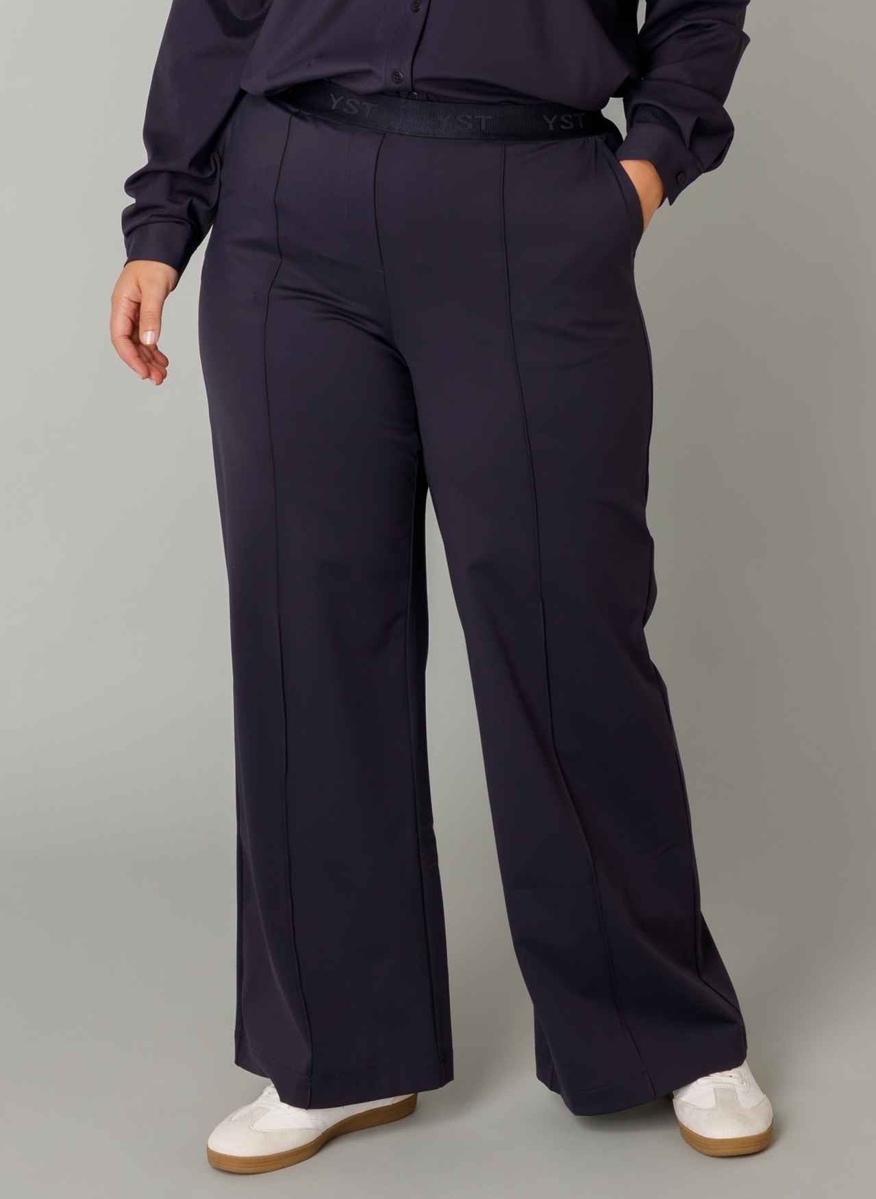 Yest Curve broek met wijde pijpen A005707 Robin navy