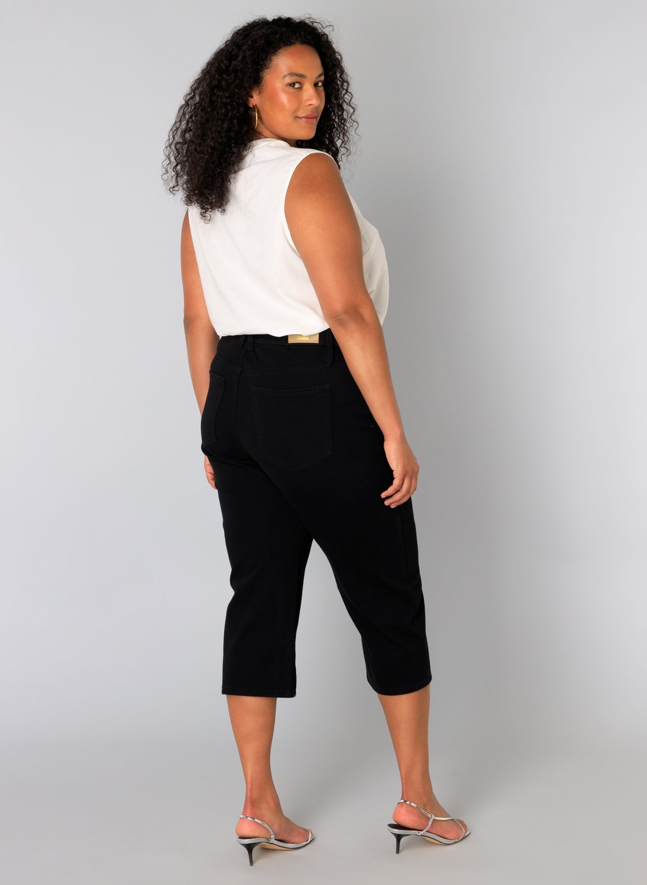 Yest Curve capri broek A005324 Umay Zwart