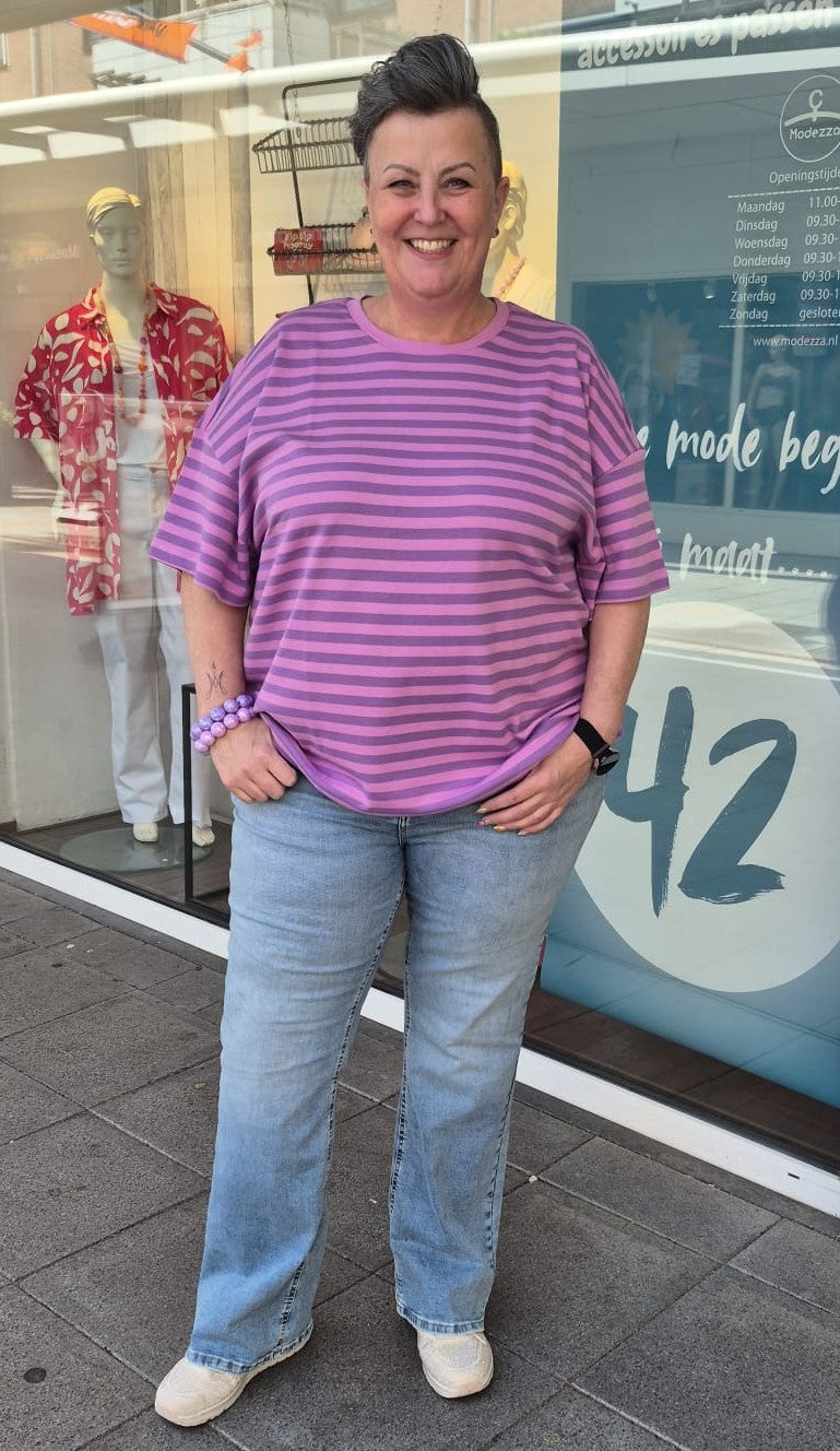 Streepjes bij grote maten: waarom het wél werkt ook wanneer je geen taille hebt.