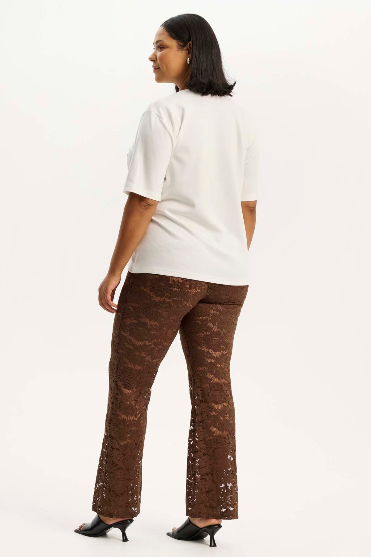 Anyday shirt Ulva, off white met kanten cijfer-applicatie, detailfoto