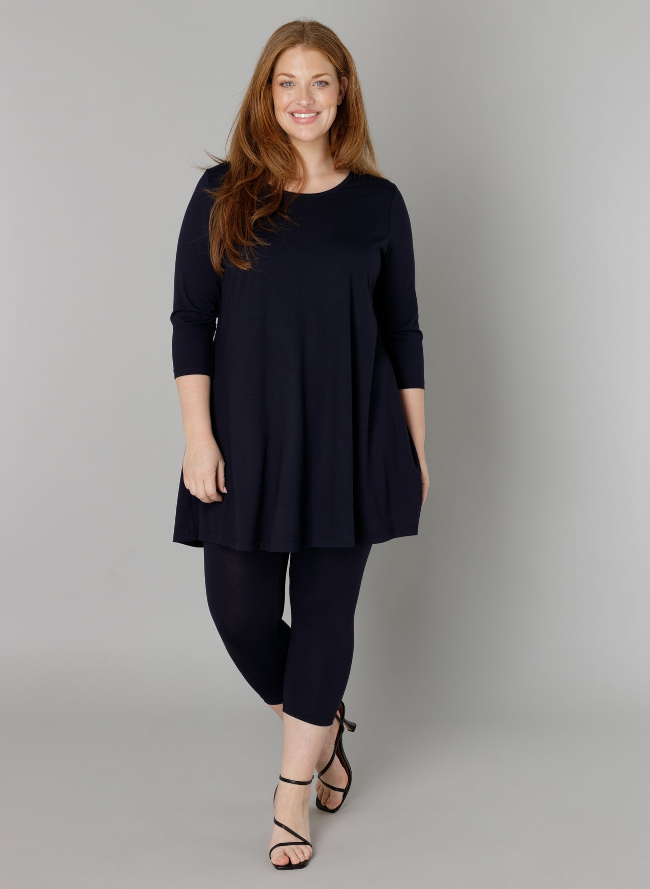 Base Level Curvy A-lijn shirt met driekwart mouw in blauw