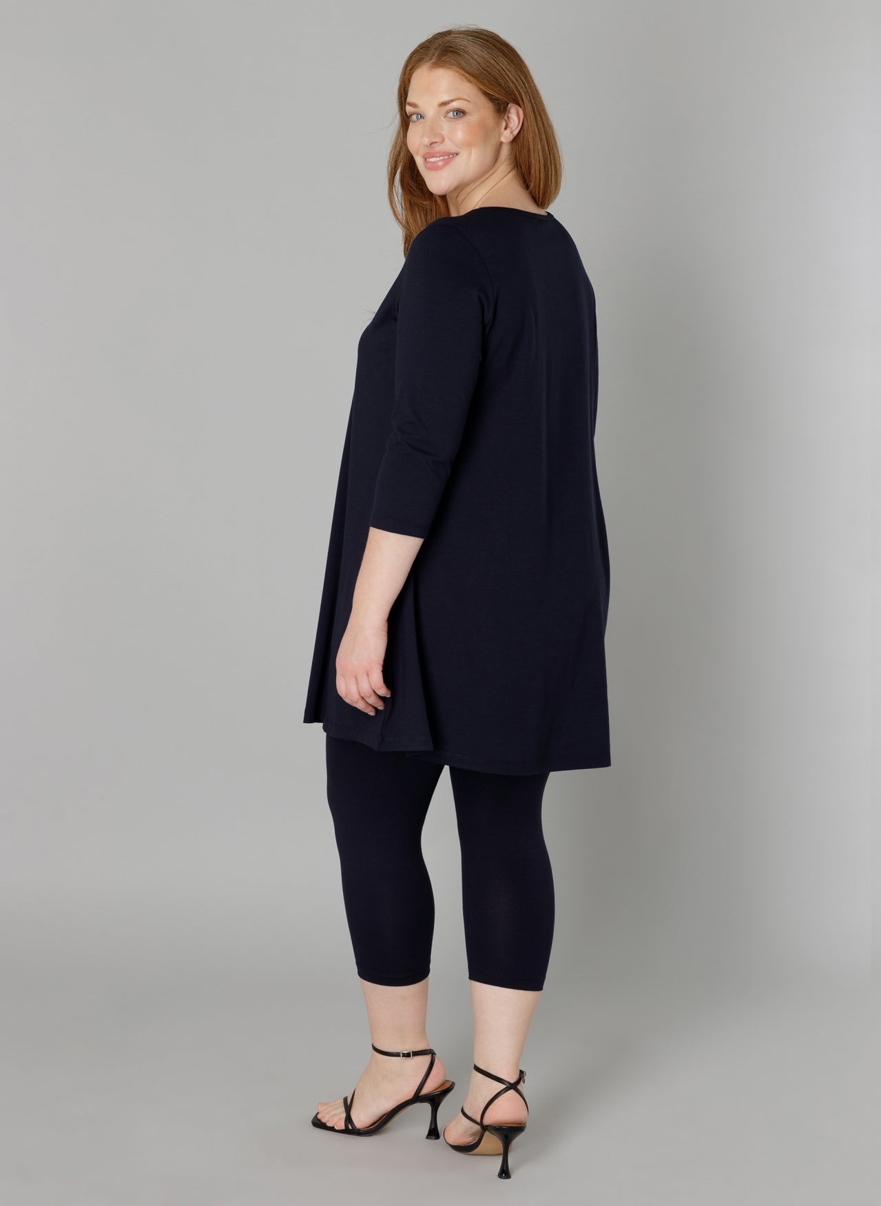Base Level Curvy A-lijn shirt met driekwart mouw in blauw