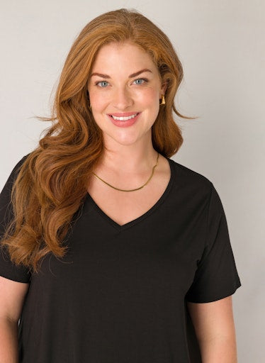 BaseLevelCurvyT-shirtmetV-halsAlba7000018Zwart__2
