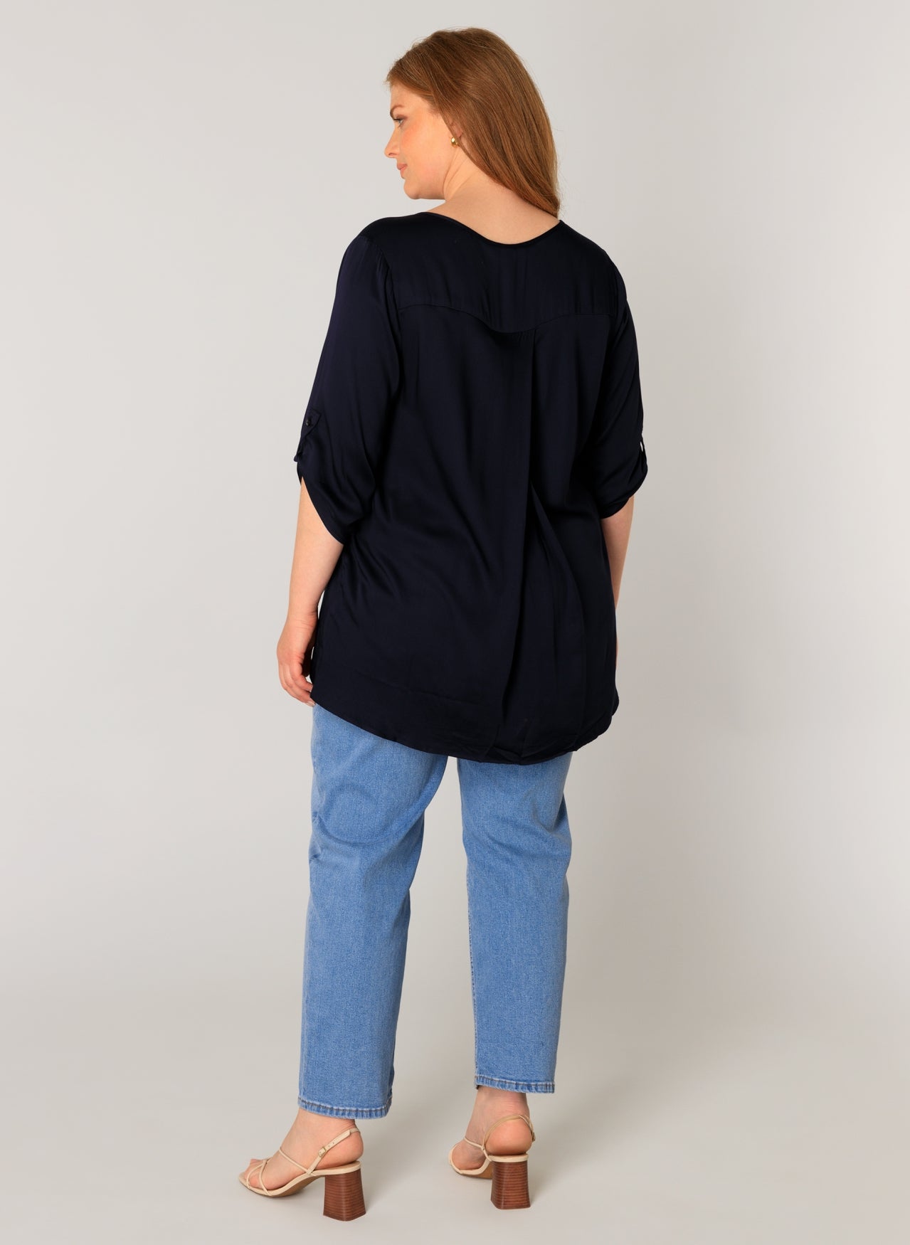 BaseLevelCurvyblousemetv-halsendriekwartmouwYanina7000090Blauw__3