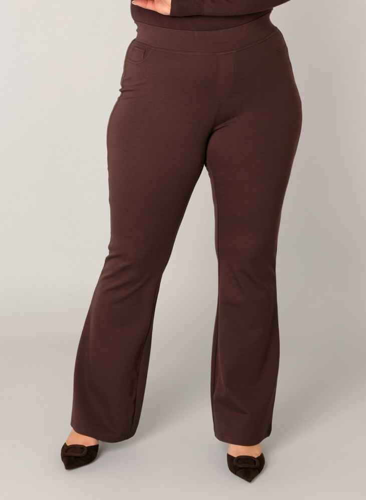 Base Level Curvy broek met flare pijp 7000011 Allie bruin