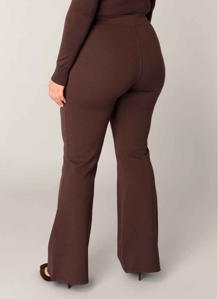 Base Level Curvy broek met flare pijp 7000011 Allie bruin