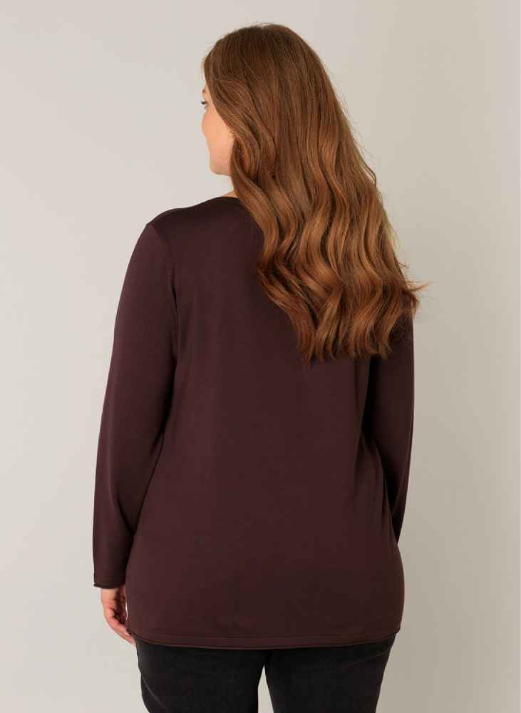Base Level Curvy fijngebreide trui met V-hals 7000024 Anine  bruin