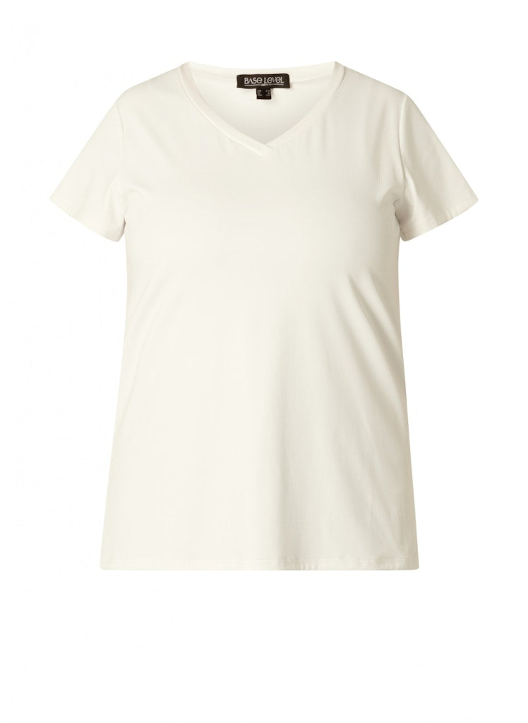 Base Level Curvy shirt van travelstof met V-hals in zand