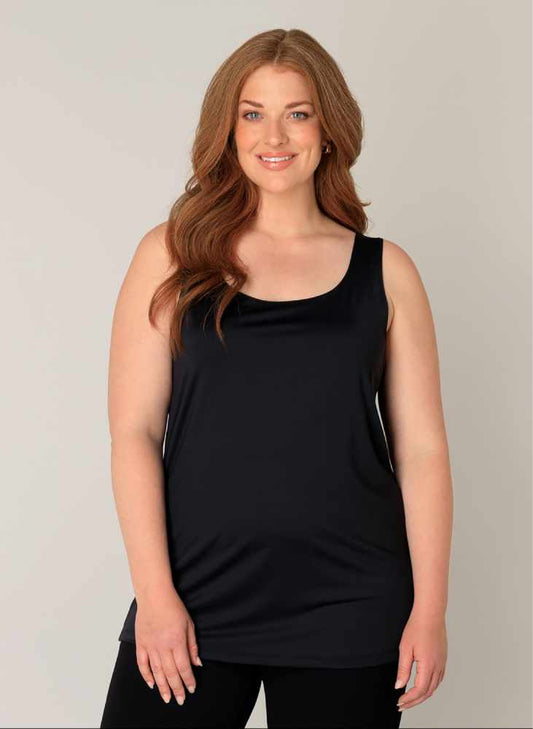 Base Level Curvy strak topje in zwart