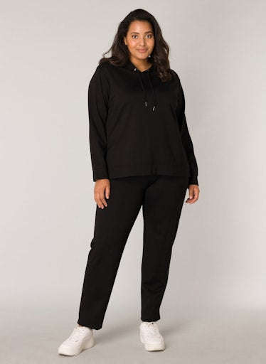 BaseLevelCurvytruiYalisaBlack__1