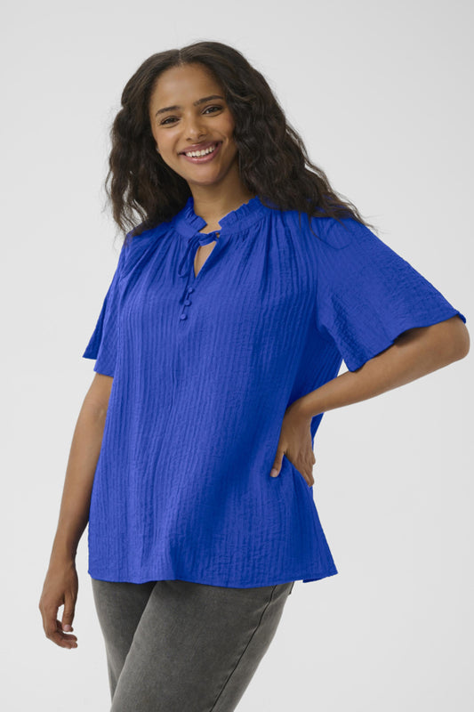 Kaffe Curve geplooid shirt met strikdetail 10583412 KClisana  Blauw
