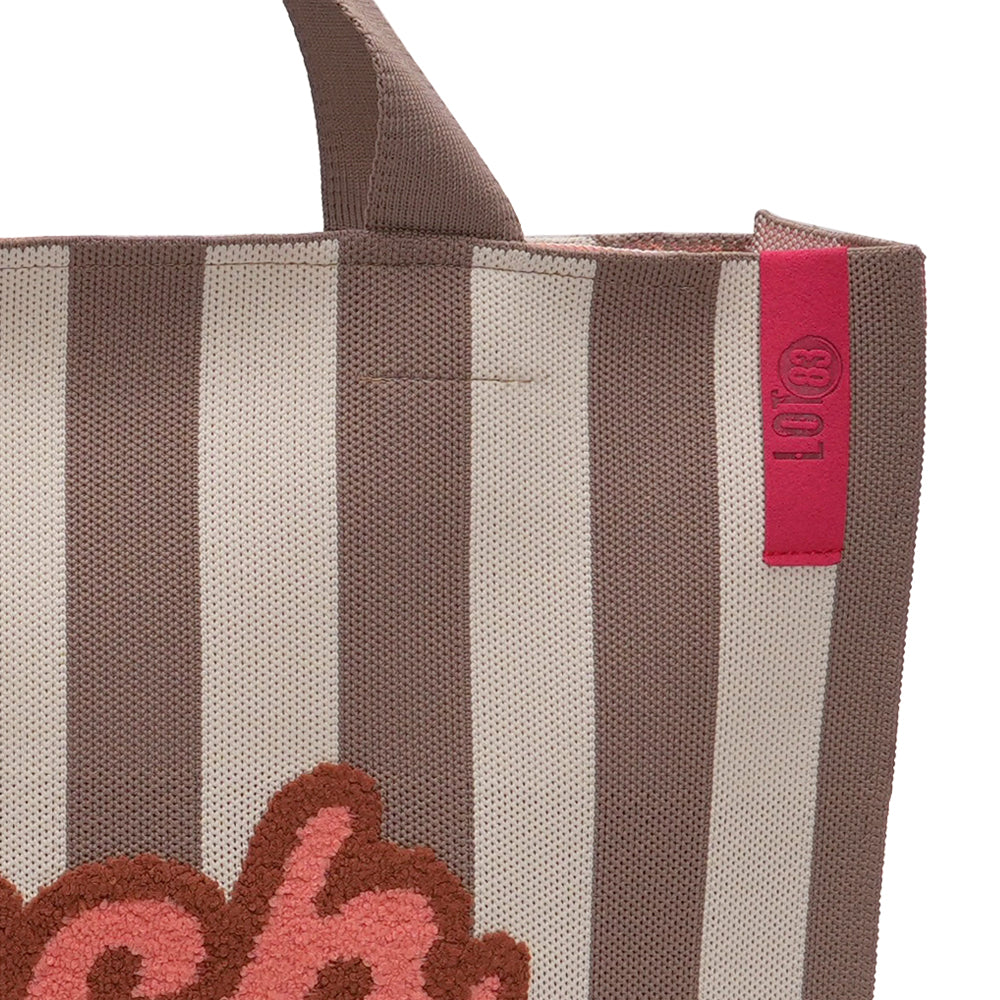 Lot83ShopperRebelLara13__2