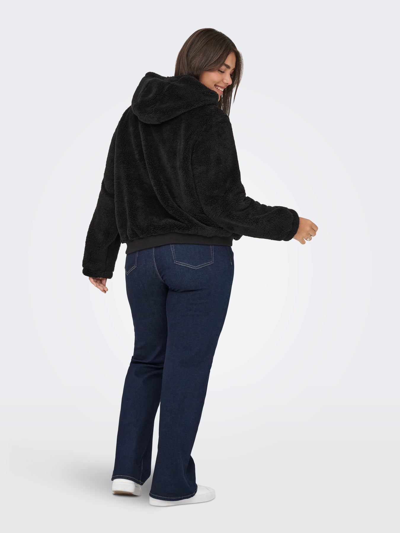 OnlyCarmakomaCARNEWANNACONTACTSHERPAJCKTOTW15305956177911Black__3
