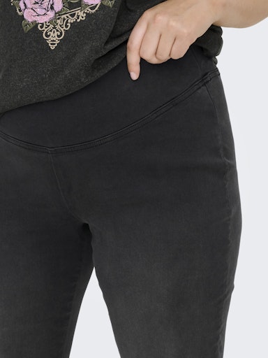 Only Carmakoma flared fit jeans met elastische tailleband 15355307 32" Carroyal Zwart