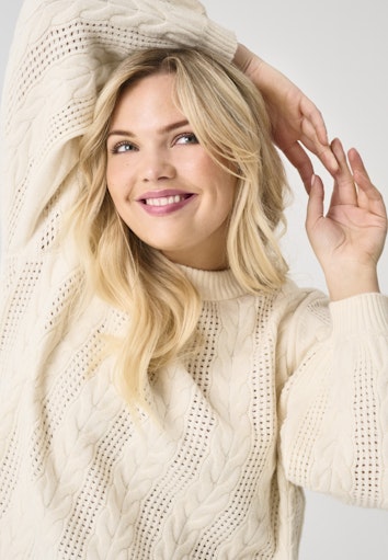 Only Carmakoma trui 15358155 CARRUBINA Wit