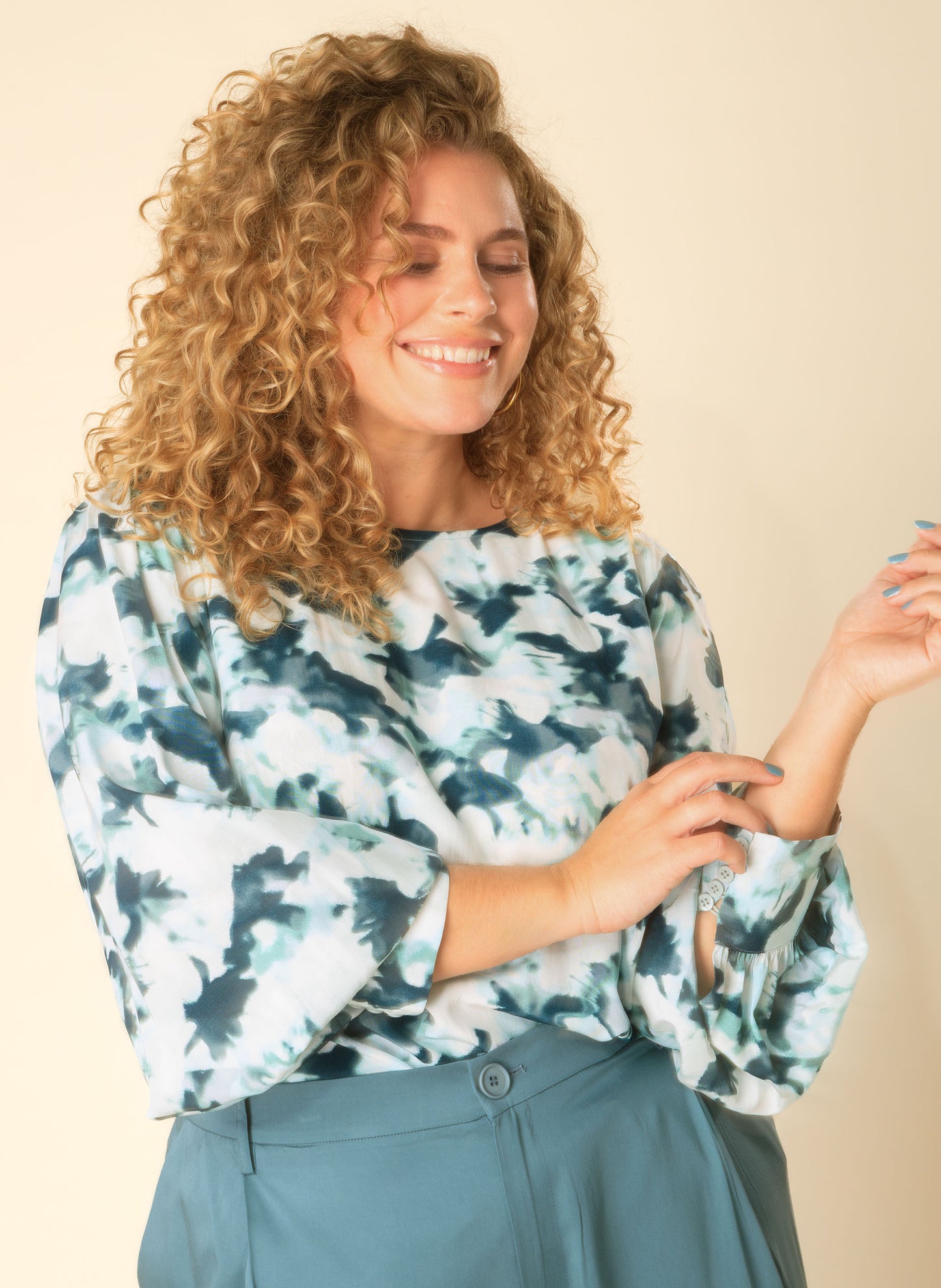 Yest Curve blouse A005881 Multi colour