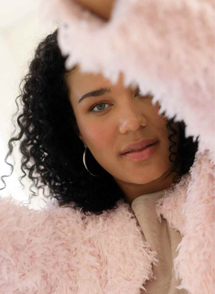 YestCurvefluffyjasjeJovanaA006255roze__2