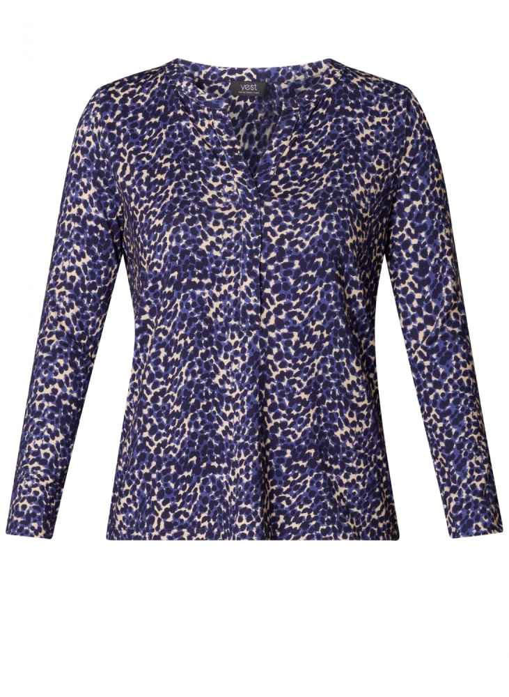 Yest Curve top met panterprint en V-hals A005754 Valery navy