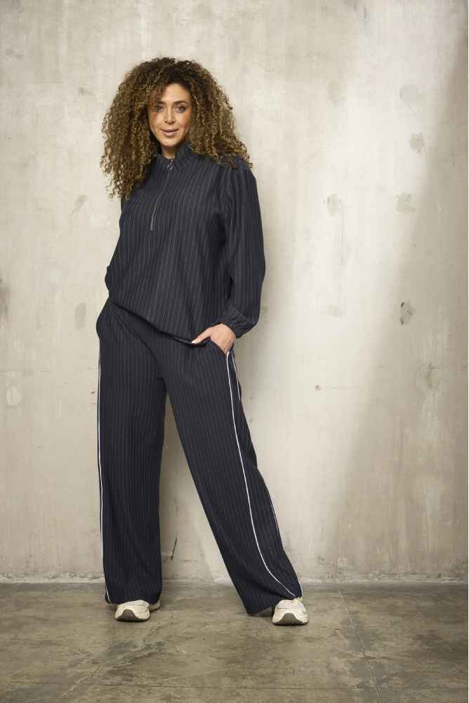 Zhenzibroek201032SamaNavy__1